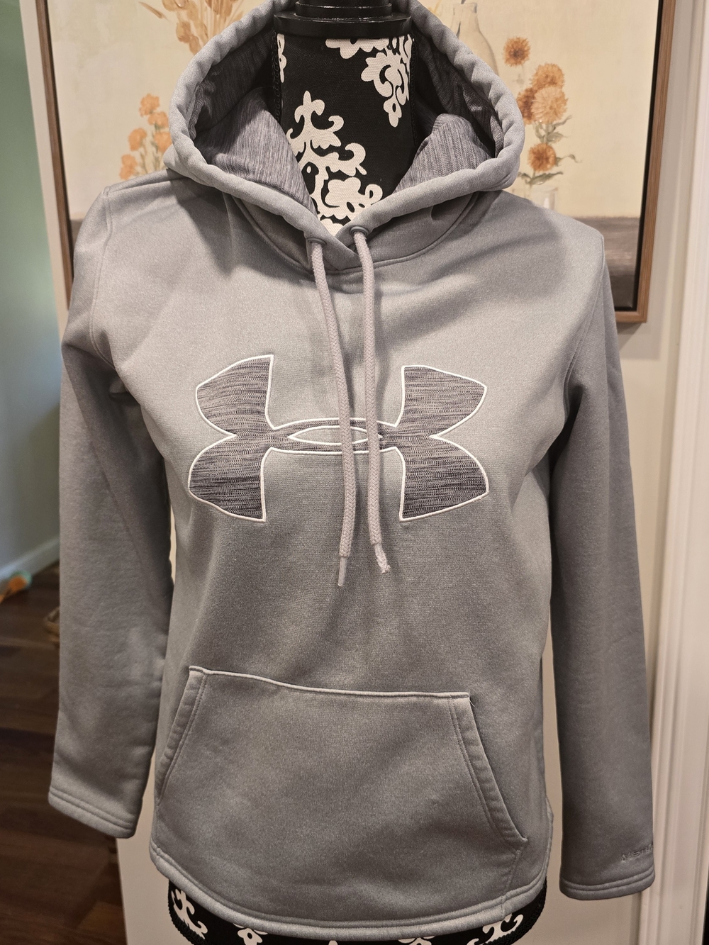 Under Armour Gray Hoodie with Logo 0526